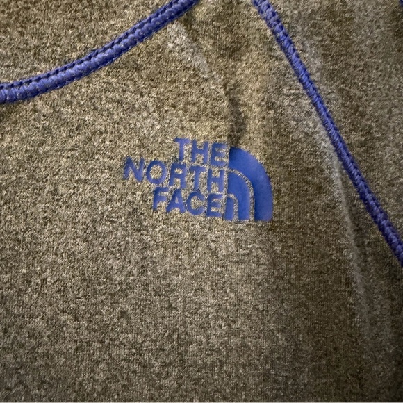 The North Face Long Sleeve Performance Base Layer Gray w/ Blue‎ Stitching Size L - Picture 3 of 9